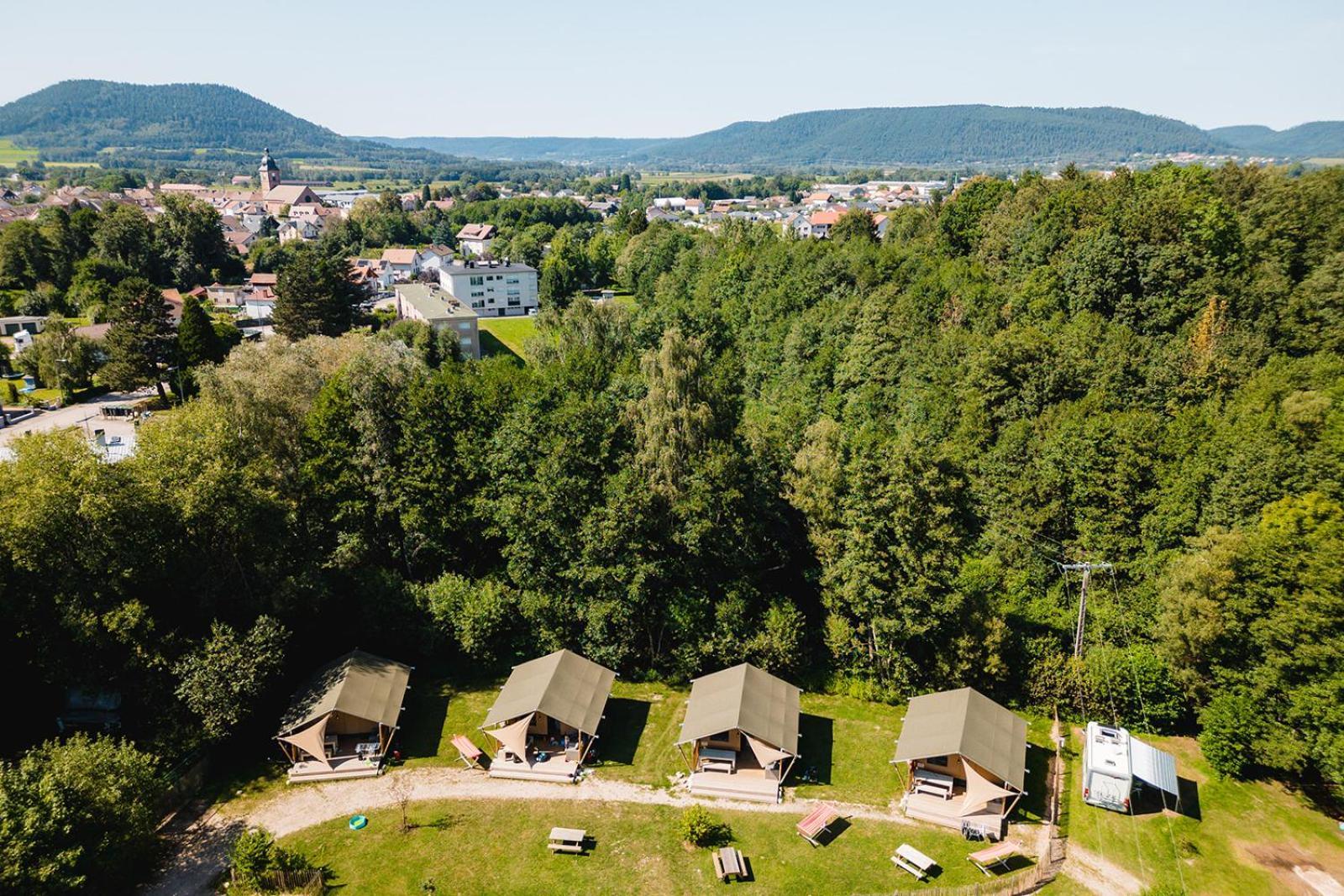 ホテル Glamping The Vosges Corcieux エクステリア 写真