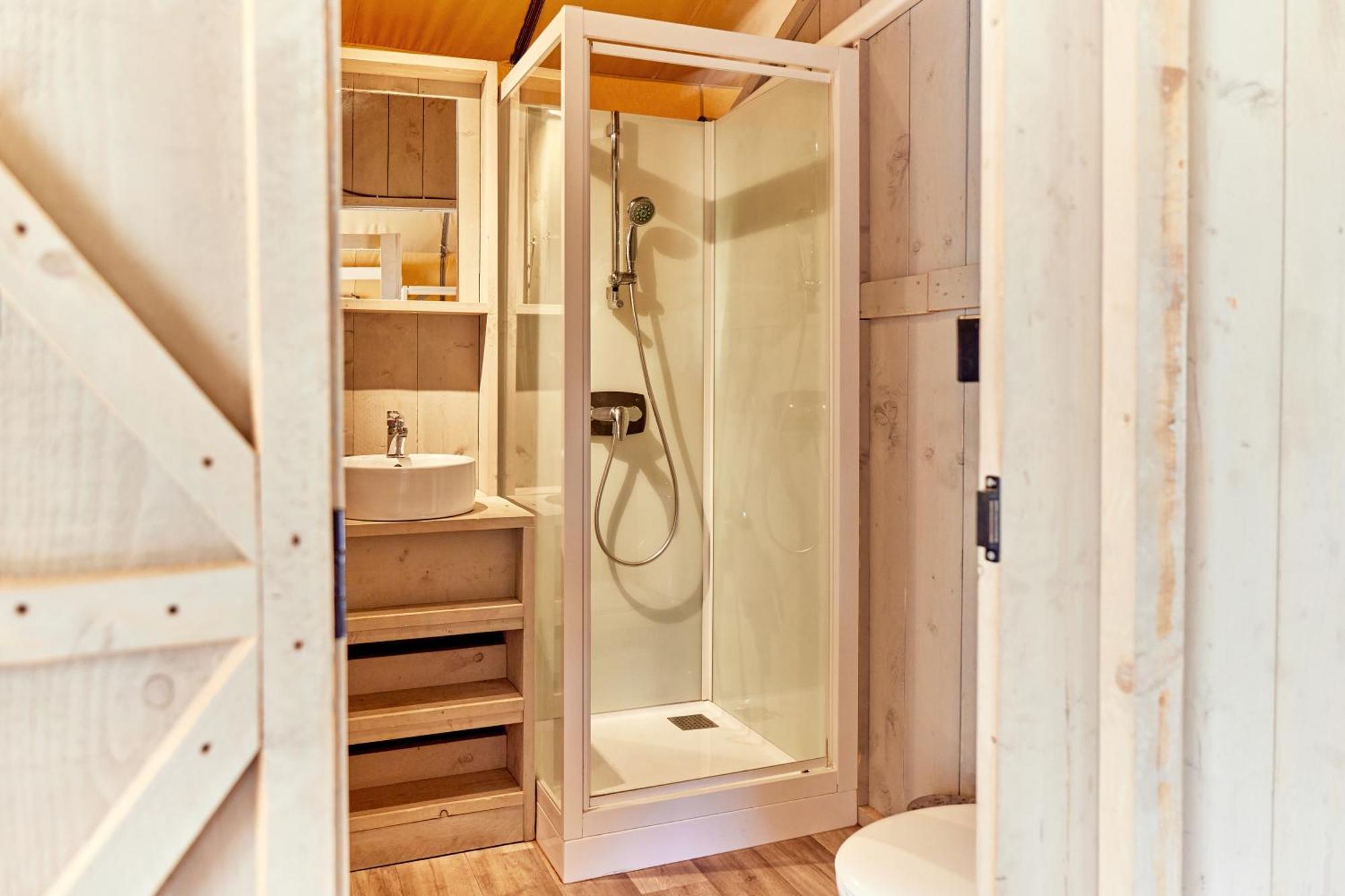 ホテル Glamping The Vosges Corcieux エクステリア 写真