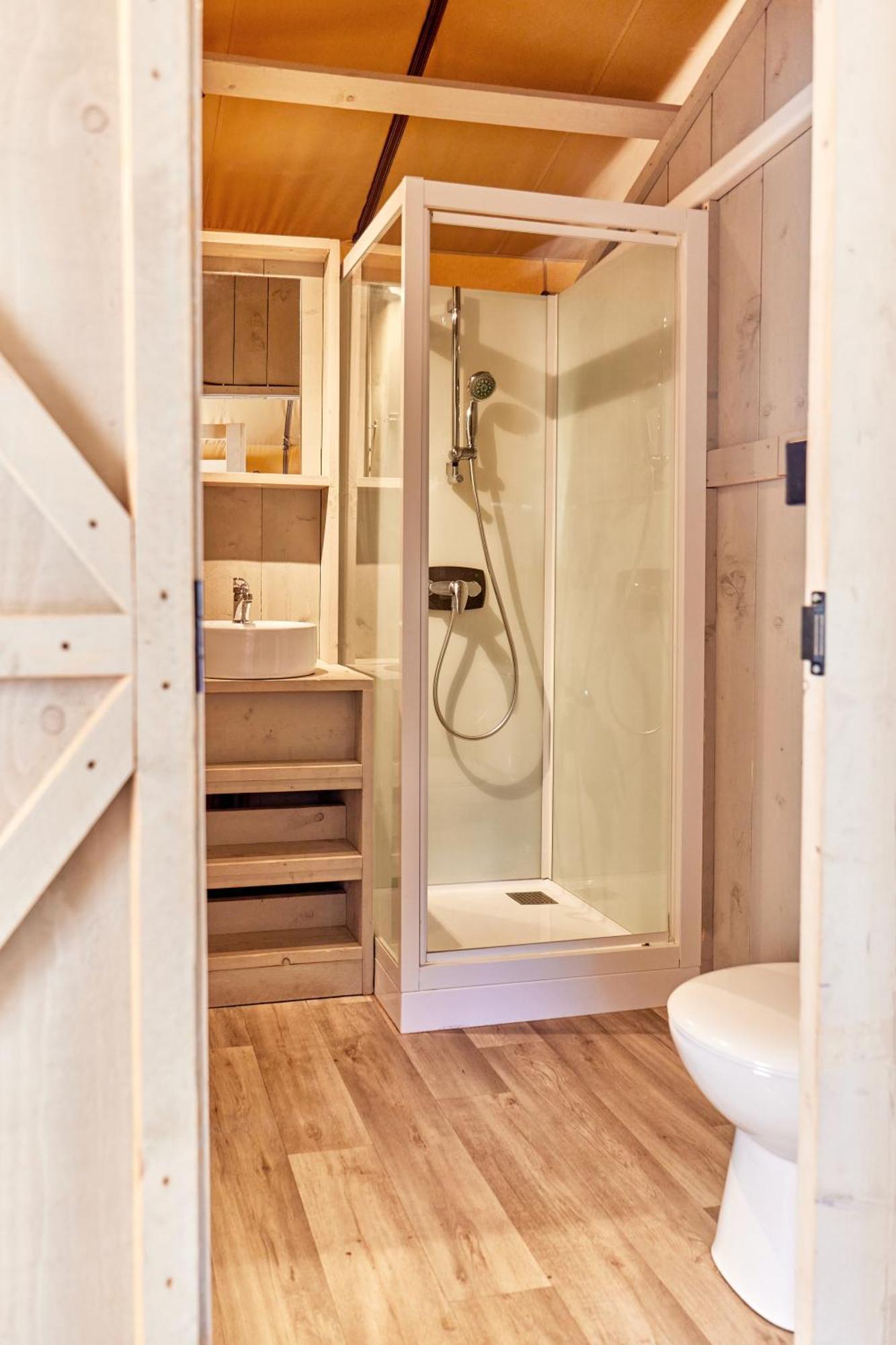 ホテル Glamping The Vosges Corcieux エクステリア 写真
