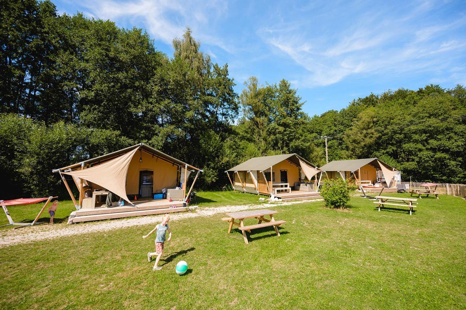 ホテル Glamping The Vosges Corcieux エクステリア 写真
